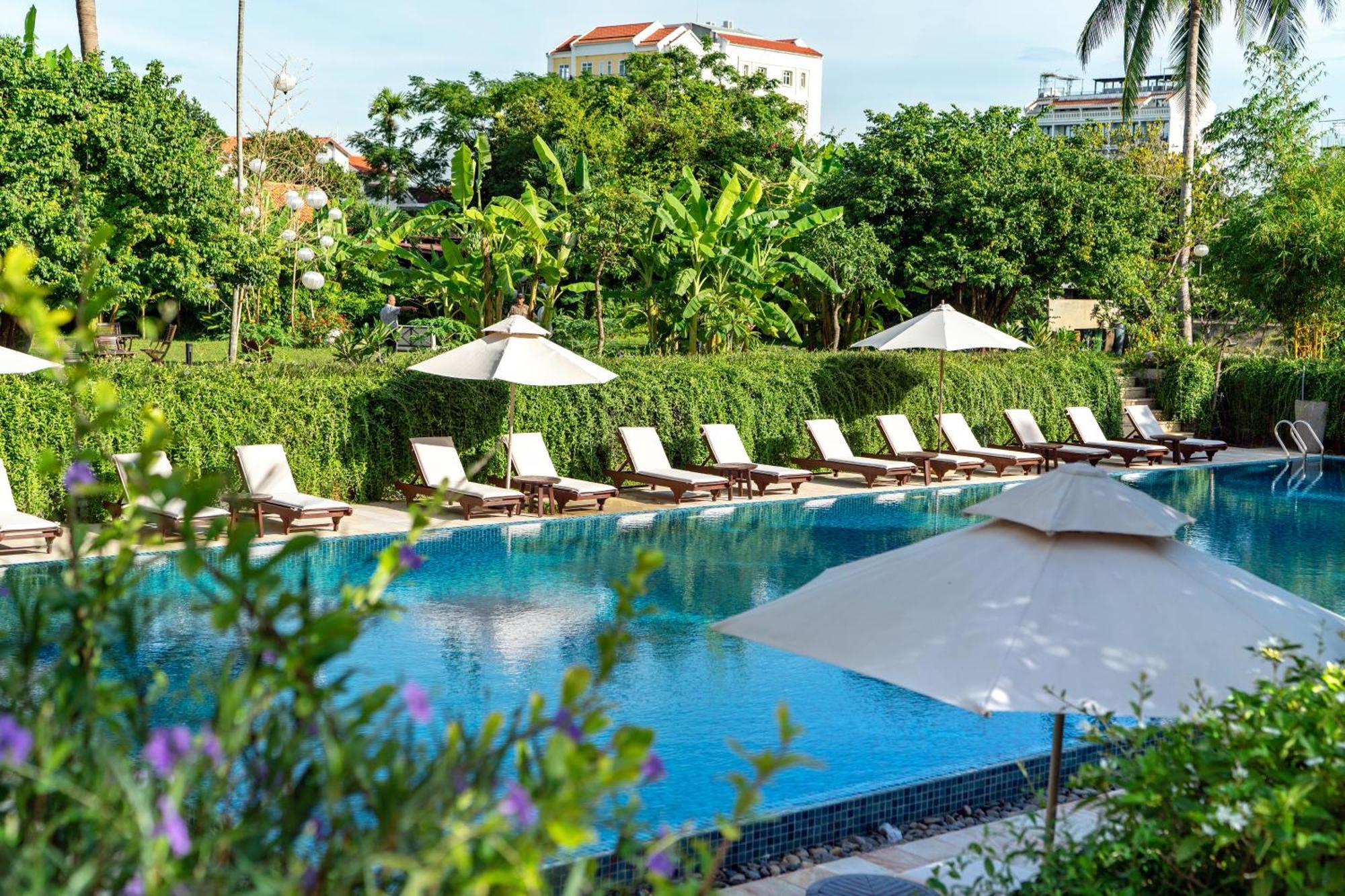 Rivertown Hoi An Resort & Spa Exterior foto The pool at the hotel