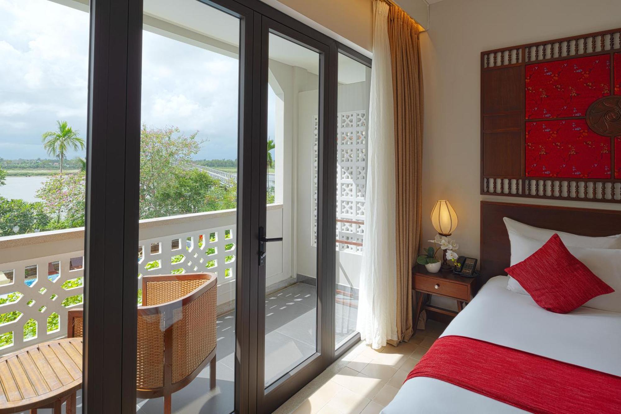 Rivertown Hoi An Resort & Spa Exterior foto A room at the hotel