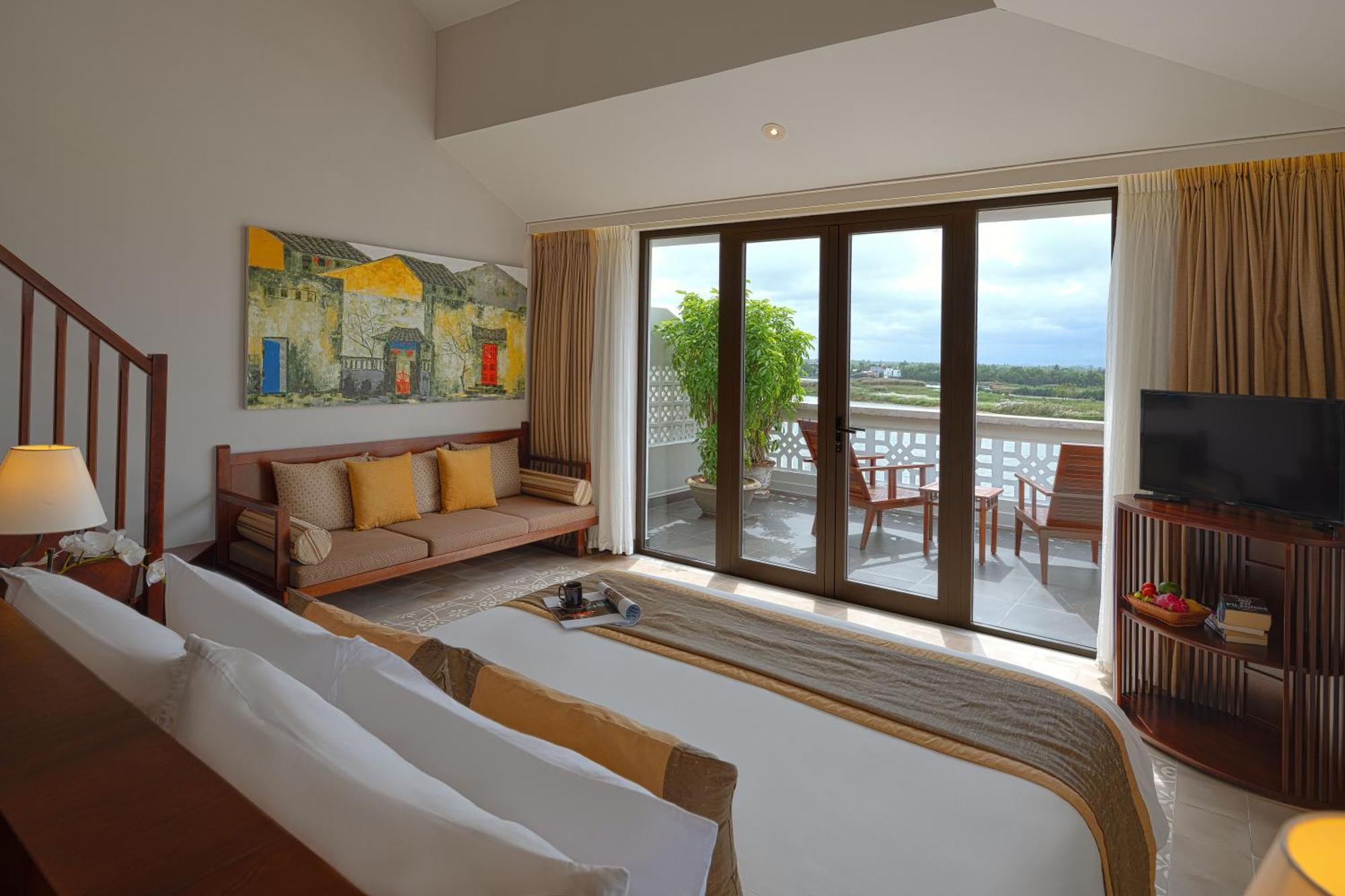 Rivertown Hoi An Resort & Spa Exterior foto A suite at the Taj Bengal